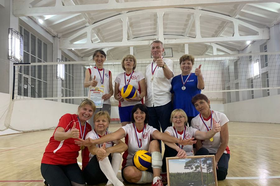 В Чебоксарах разыграны награды открытого первенства по женскому волейболу, посвящённого 100-летию популярной игры в России