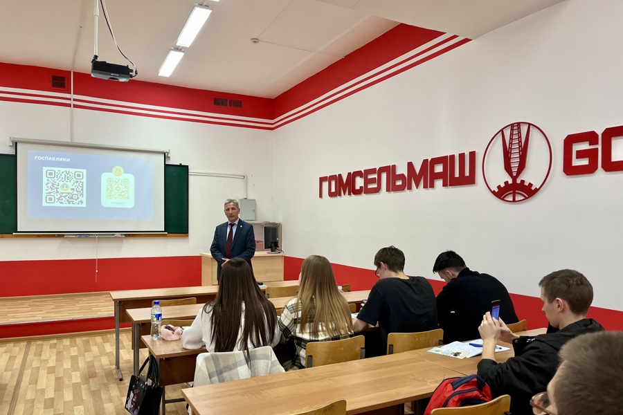 День карьеры - важная инициатива Главы республики Олега Николаева
