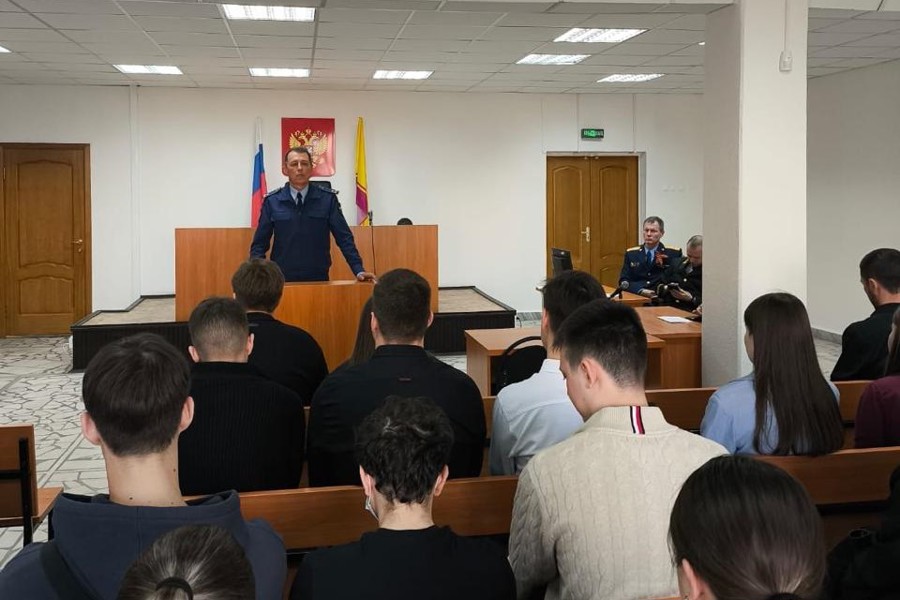 Прокурор Гришин В.А. провел встречу со студентами юрфака