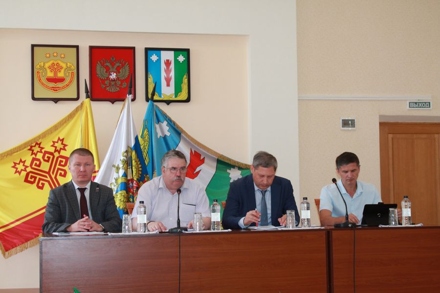 Проекты для людей: на информационном дне - о реализации проекта «НИМЕ - народный бюджет» и социальных проектов Главы Чувашской Республики