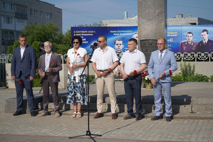 В Мариинско-Посадском округе почтили память летчика-космонавта Андрияна Григорьевича Николаева