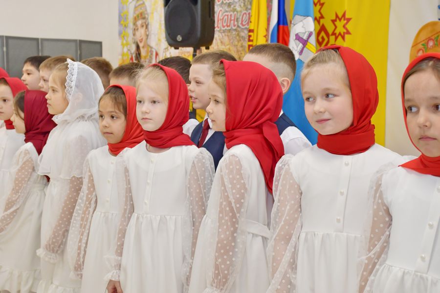 Светлый праздник Христова Воскресения вновь объединил школьников и воспитанников детских садов Батыревского муниципального округа