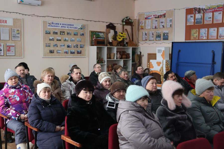В формате открытого диалога с жителями: в с. Рындино состоялась встреча с жителями в рамках подведения итогов 2025 года