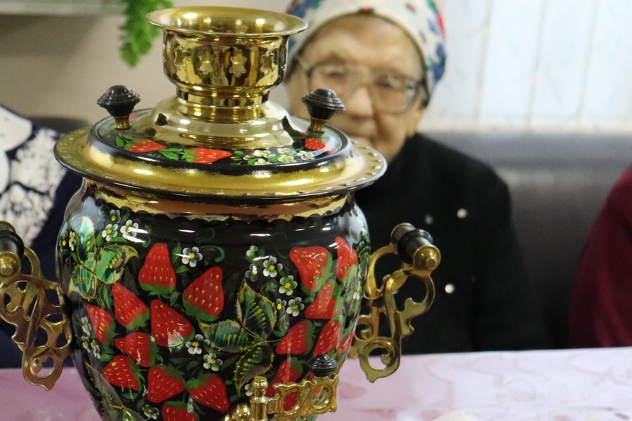 «За самоваром я и моя Маша»