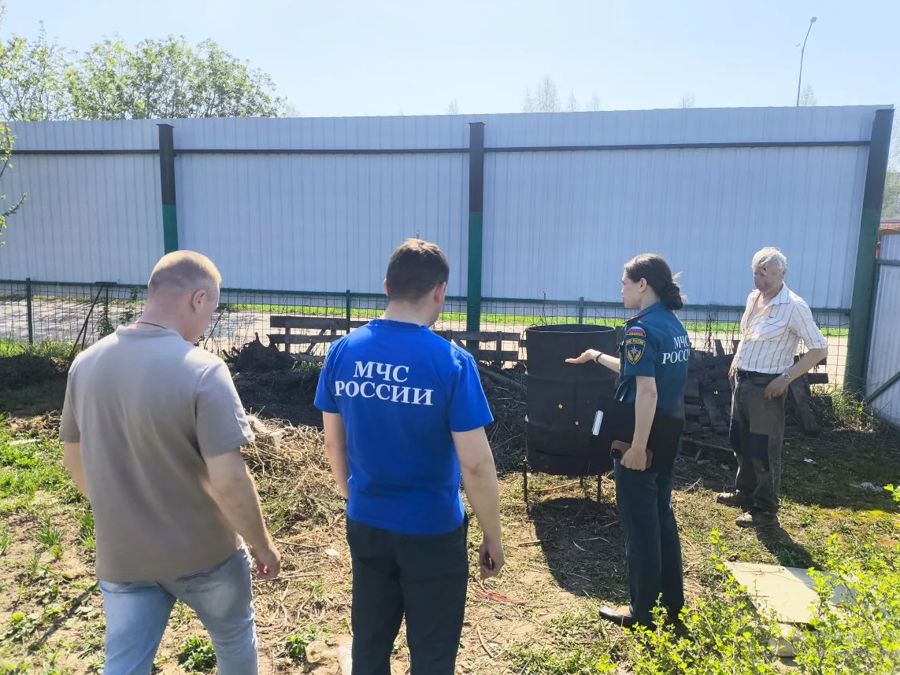 Сегодня в Новочебоксарске представители администрации города, ОНД МЧС России по г. Новочебоксарску и управления ГОЧС провели профилактический рейд по дачным участкам.