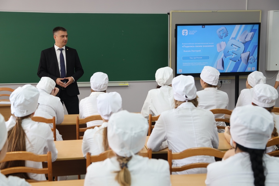 Знание объединяет: в рамках акции «Поделись своим знанием» по всей стране прошли встречи с известными музыкантами, спортсменами и общественными деятелями