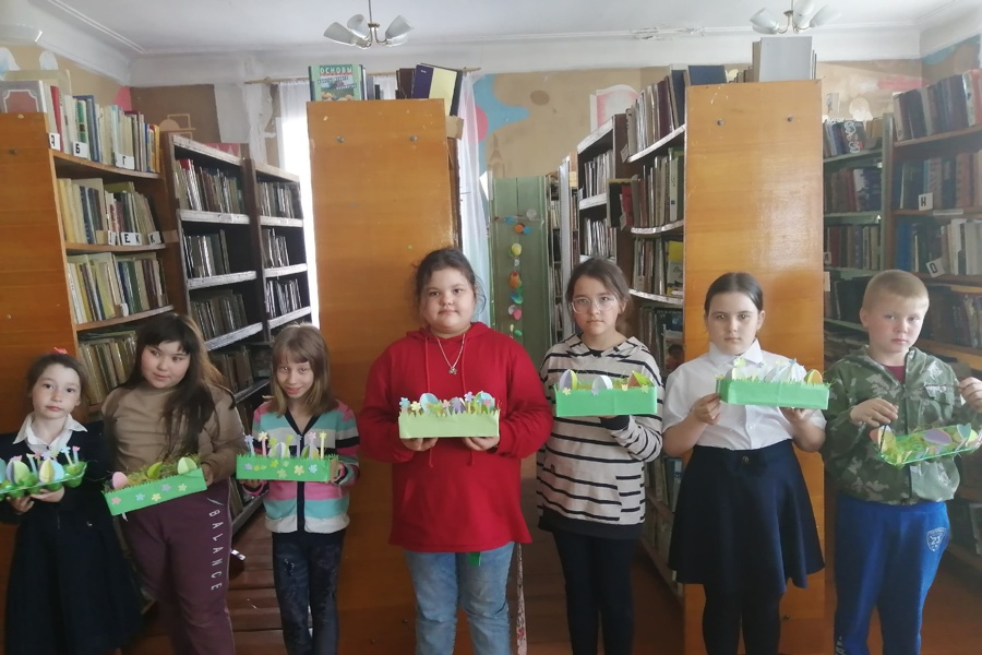 «Пасхальные поделки» в Иваньково-Ленинской сельской библиотеке