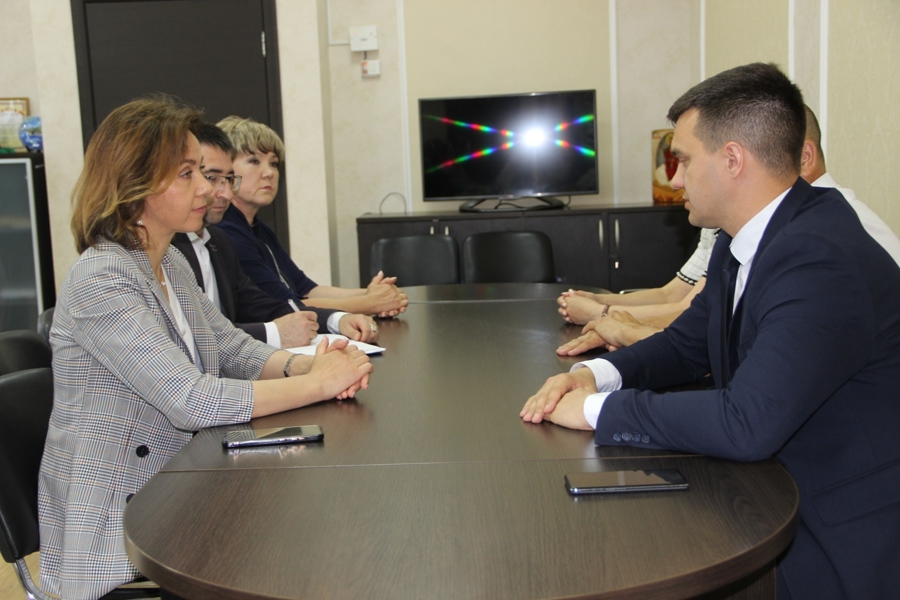 Алена Елизарова с рабочим визитом посетила Мариинско-Посадский и  Цивильский муниципальные округа