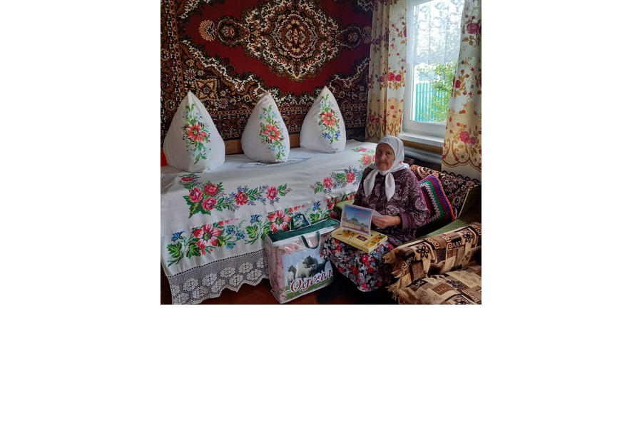 95 лет исполнилось жительнице деревни Малая Таяба, труженице тыла, ветерану труда Анастасии Павловне Александровой