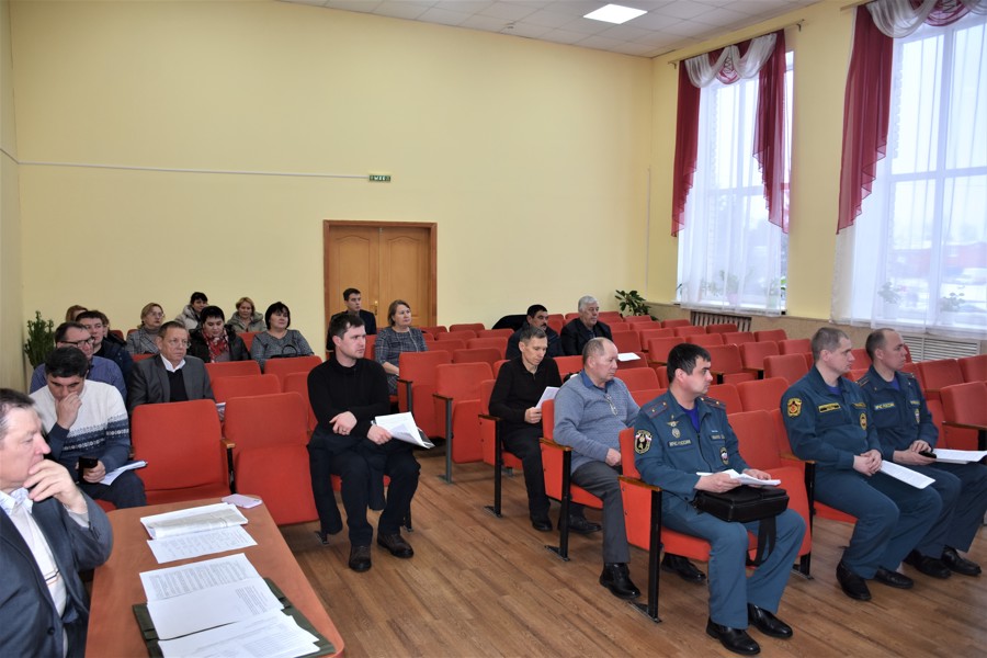 В Аликовском муниципальном округе состоялось заседание комиссии по чрезвычайным ситуациям и обеспечению пожарной безопасности