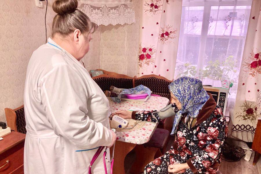 За пределами врачебного кабинета: важная роль соцработников в уходе за подопечными