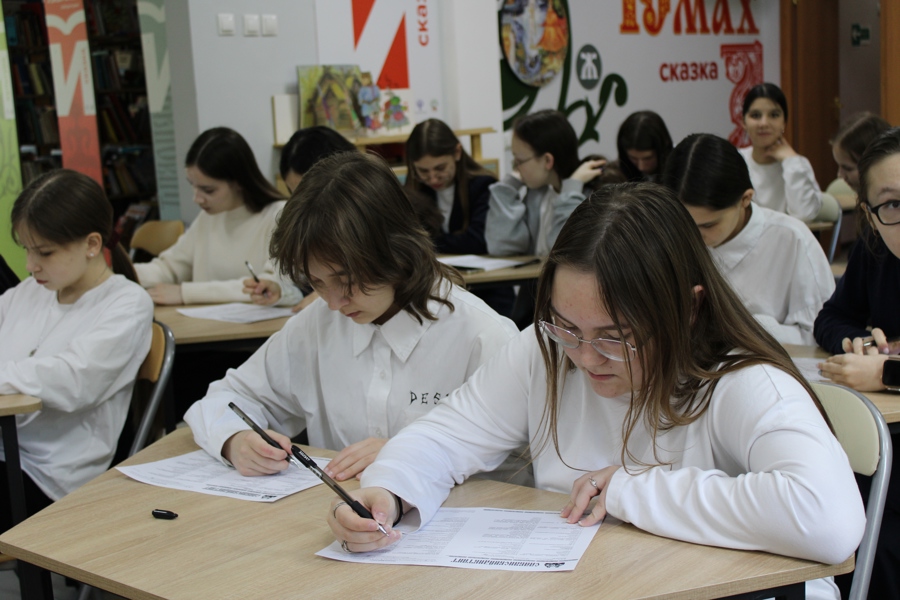 На площадке библиотеки «Славянский диктант» написали 65 человек