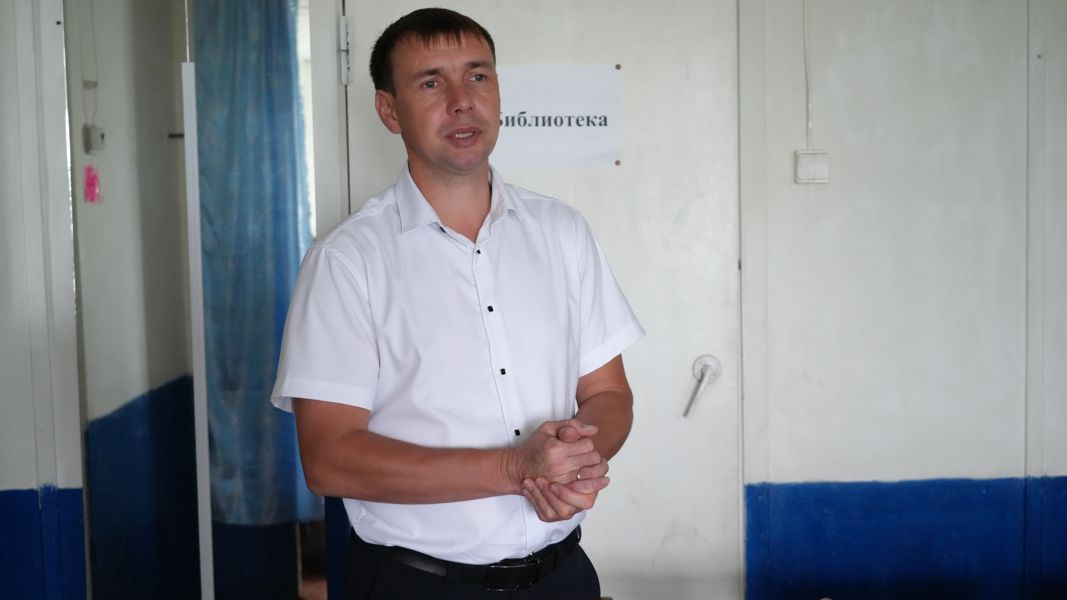 Павел Семенов поздравил сельчан с Днем деревни Нимичкасы и вручил муниципальную медаль «Отец защитника Отечества»
