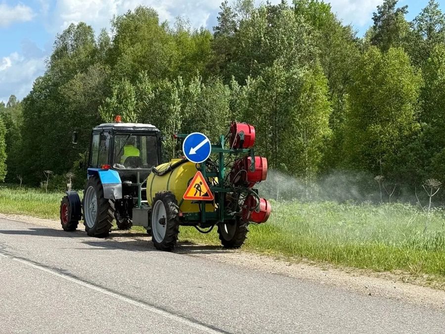 Внимание! Плановая обработка обочин автодорог гербицидами
