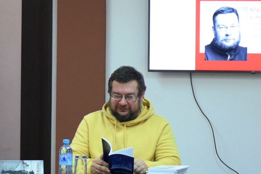 Поэт из Новосибирска Юрий Татаренко встретился с читателями из Чебоксар