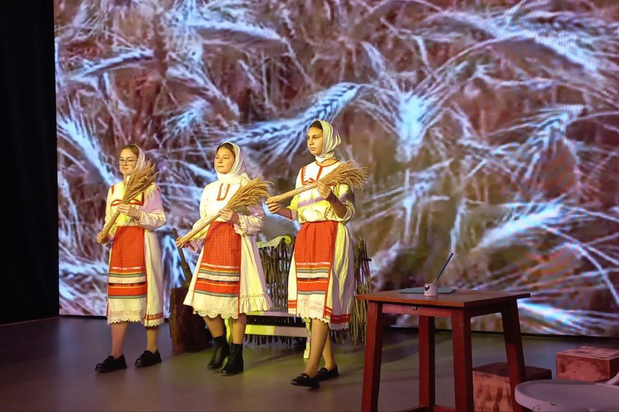 В Новочебоксарске прошел первый день финального этапа фестиваля школьных театров «Асам»