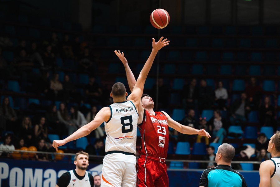 Баскетбольная команда «Чебоксарские Ястребы» продолжают борьбу в Высшей лиге Чемпионата России