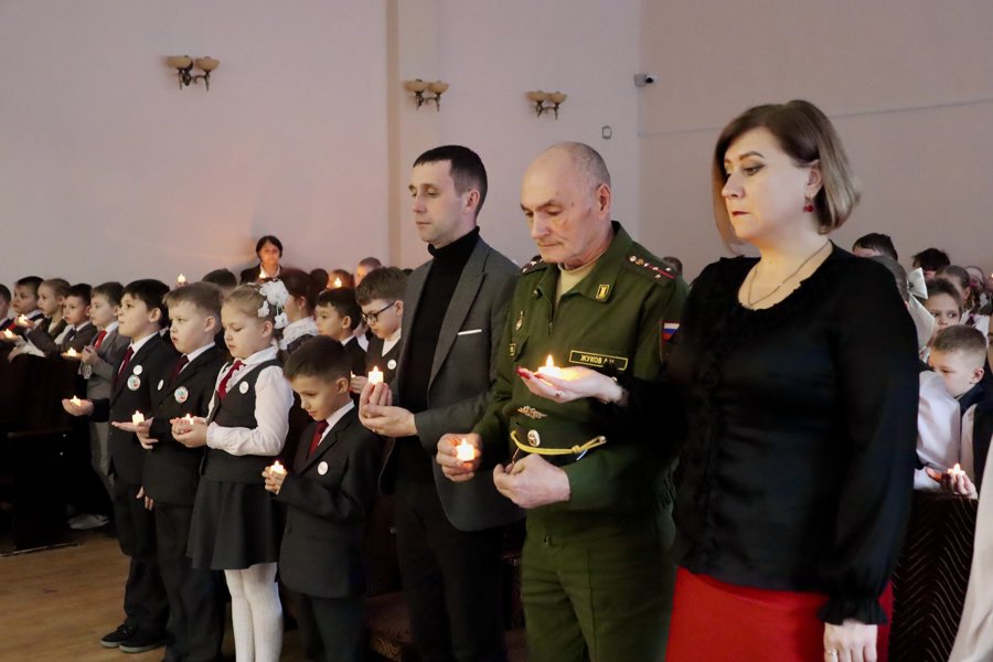 Воспитание патриотизма: Акция «Свеча памяти» в Алатырском муниципальном округе