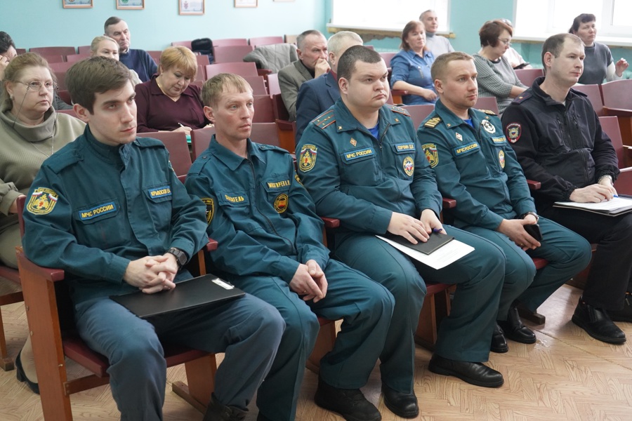 Совместное заседание Комиссии по чрезвычайным ситуациям и обеспечению пожарной безопасности и Противопаводковой комиссии округа