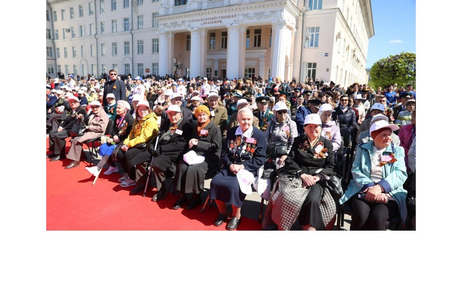 К 9 мая ветераны, труженики тыла, дети войны получат дополнительные выплаты по инициативе Главы Республики Олега Николаева