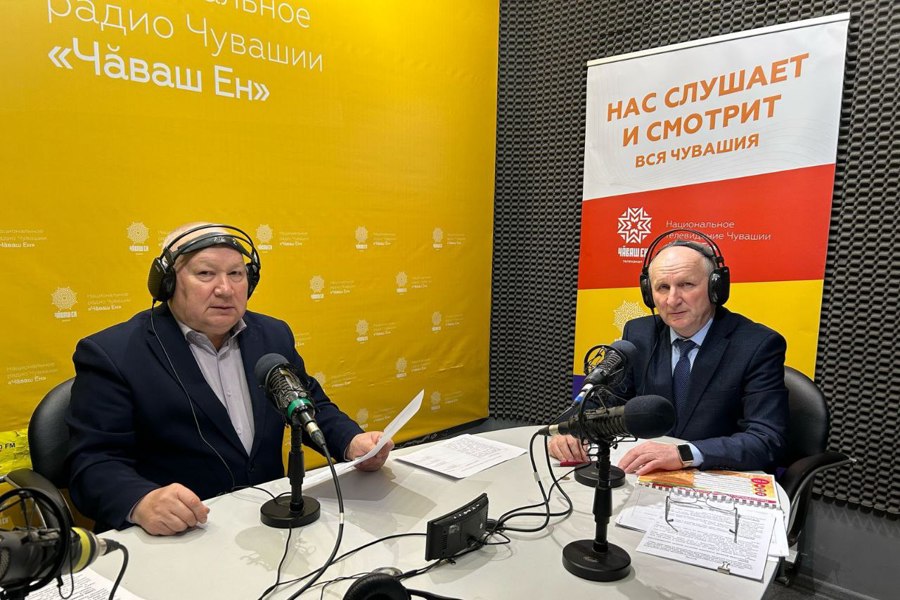 Иван Михопаров выступил в прямом эфире национального радио Чувашии в программе «Ялтан яла»