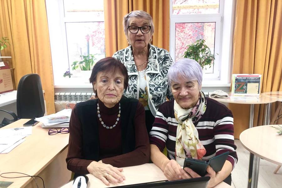 Граждане старшего возраста учатся общаться в цифровую эпоху в рамках нацпроекта «Семья»