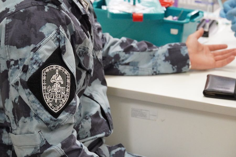 В Чувашии военнослужащие и сотрудники Росгвардии пополнили банк донорской крови
