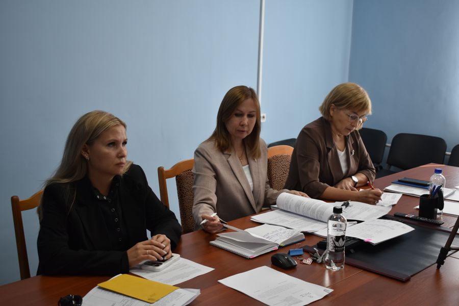 В администрации Ядринского муниципального округа прошло совместное заседание межведомственной комиссии и рабочей группы по повышению доходов бюджета, снижения неформальной занятости