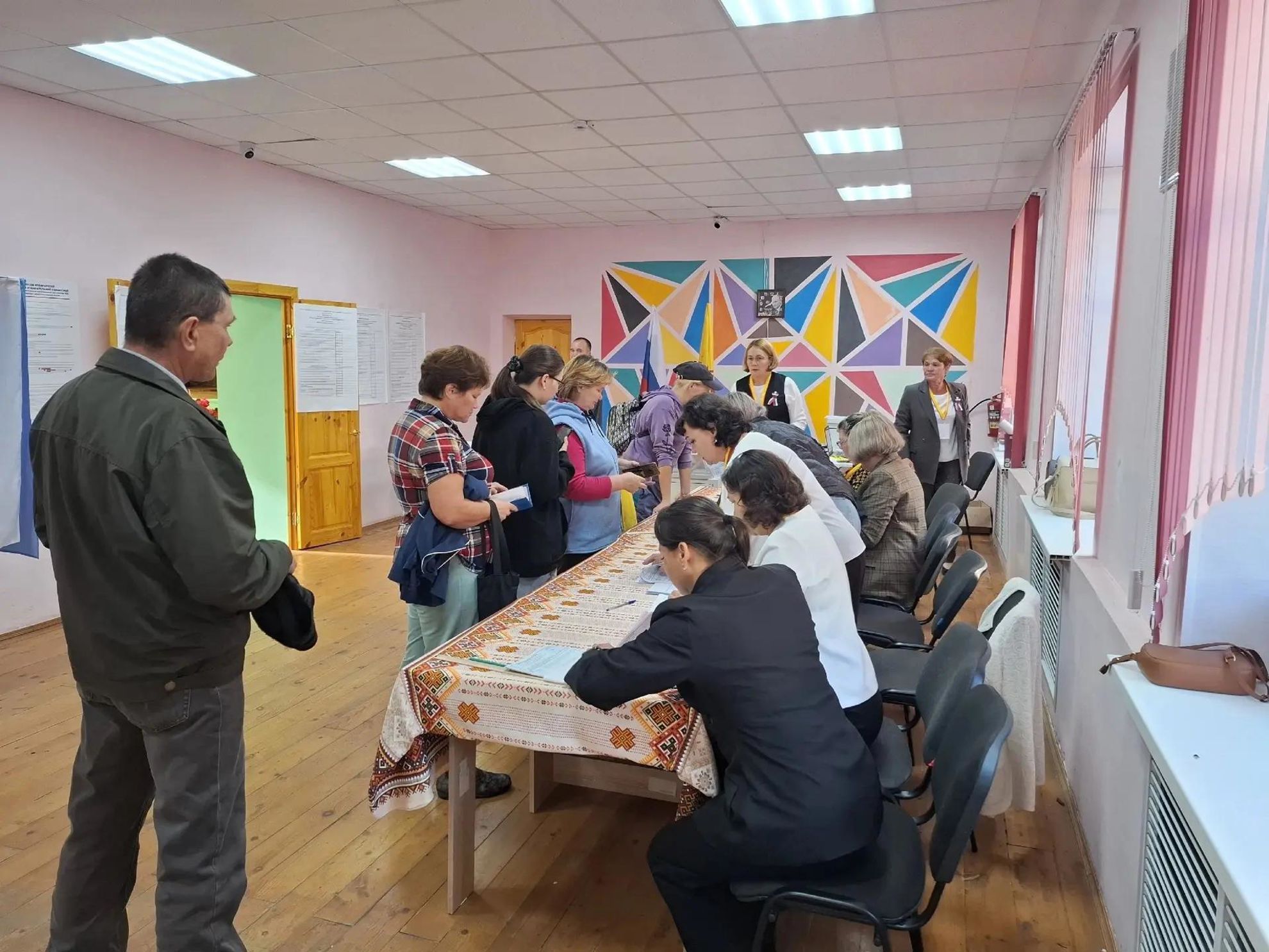 В Ибресинском округе открылись 27 избирательных участков для голосования