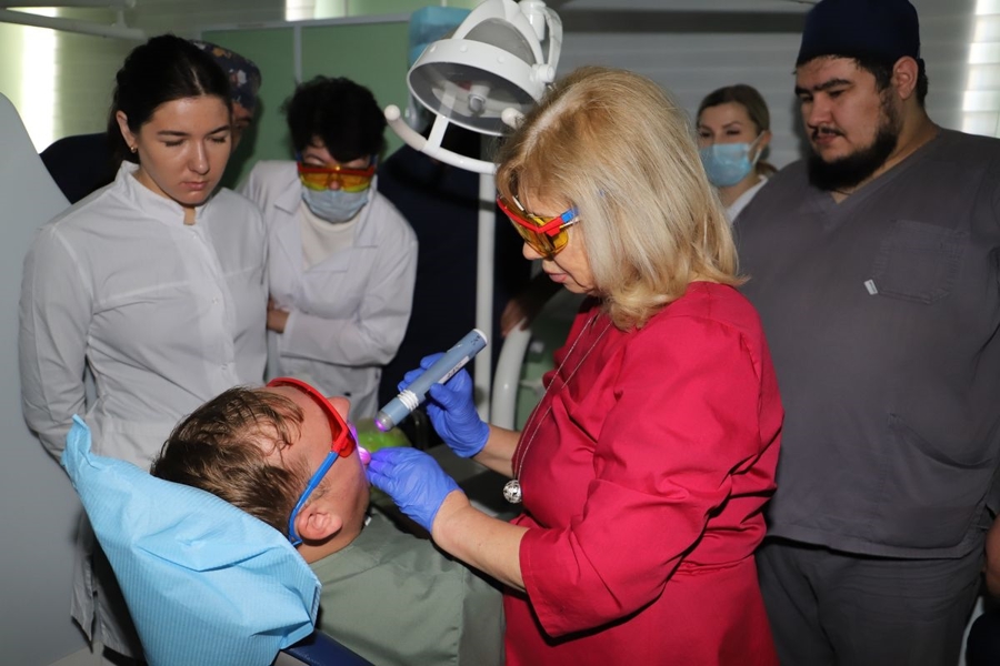 Специалисты Городской стоматологии освоили современные методы диагностики онкопатологий слизистой оболочки полости рта