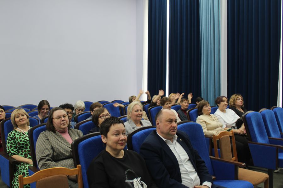 Хранители мудрости: поздравляем с Днём библиотекаря!