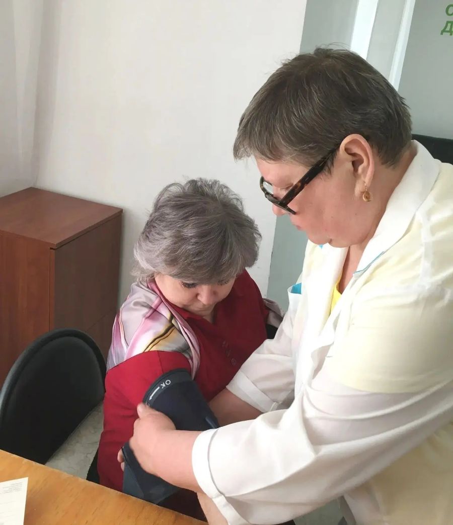 Работа без отрыва от здоровья: медицинская бригада Цивильской больницы провела выездную диспансеризацию для сотрудников соццентра
