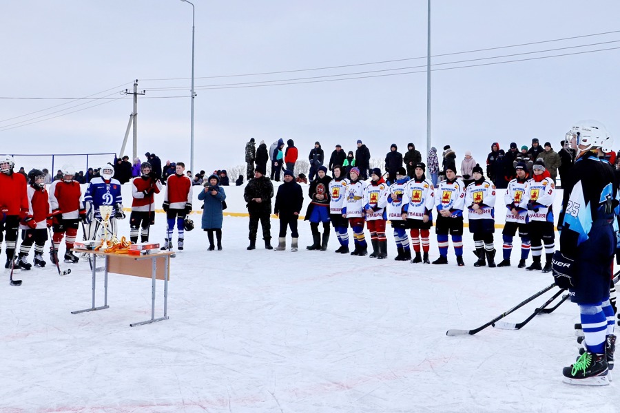 В рамках Декады спорта и здоровья в Чувашии прошел хоккейный турнир памяти учителя физкультуры Виталия Афанасьева