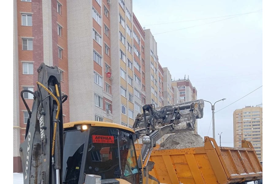 АО «Дорэкс» продолжает работы по уборке снега с городских улиц в плановом режиме