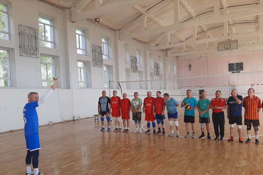 В год 555-летия Чебоксар любители волейбола разыграли «Кубок Победы»