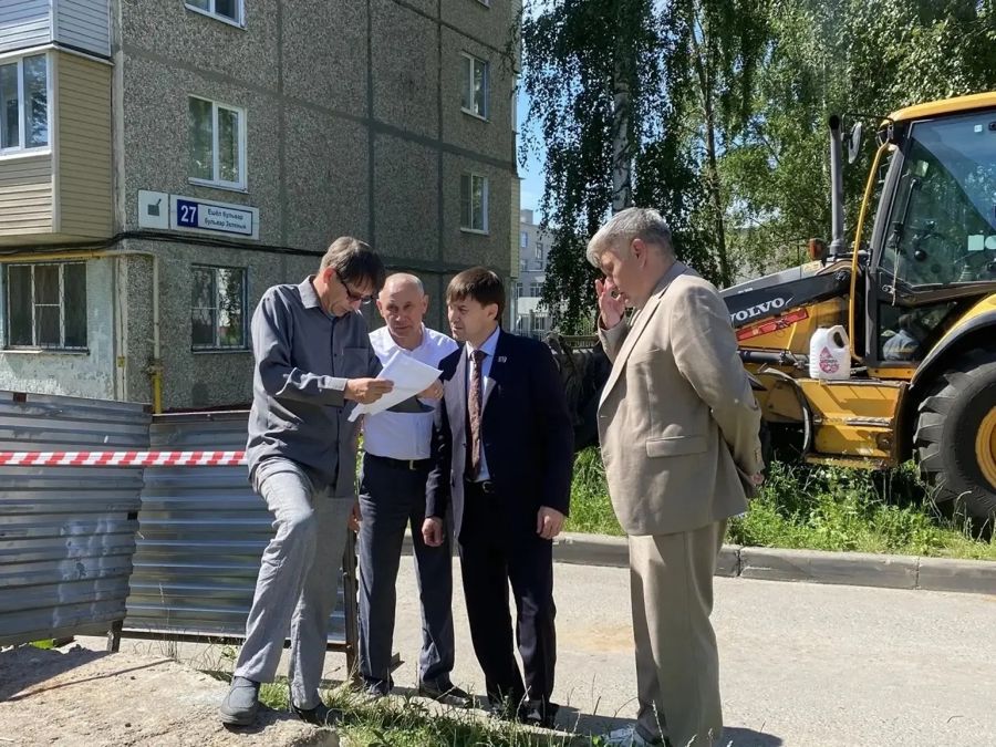 Марат Якушев и Александр Алексеев проверили ход работ по восстановлению горячего водоснабжения в Новочебоксарске
