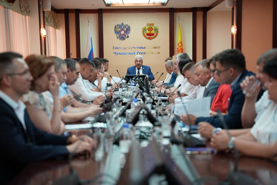 В Государственном Совете Чувашской Республики обсудили вопросы целевого обучения и кадрового обеспечения в здравоохранении и образовании
