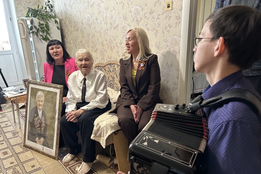 От всего сердца: акция «Краски Победы» объединяет поколения в Чебоксарах
