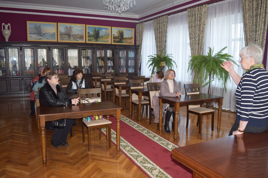 Преподаватели Кшаушской СОШ посетили Центральную районную библиотеку