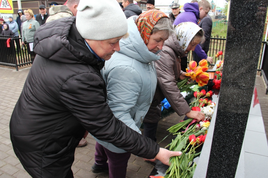 Обновлённая стела героям ВОВ в Черепаново открыла двери к истории и благодарной памяти
