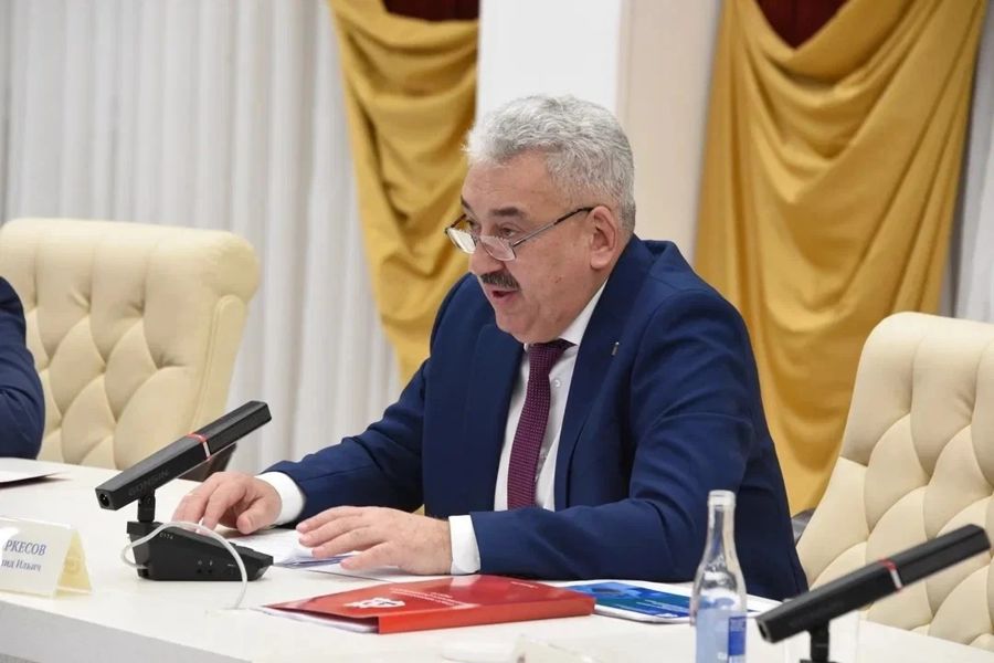 Леонид Черкесов выступил на заседании Совета законодателей ПФО с докладом о совершенствовании кадрового обеспечения системы здравоохранения