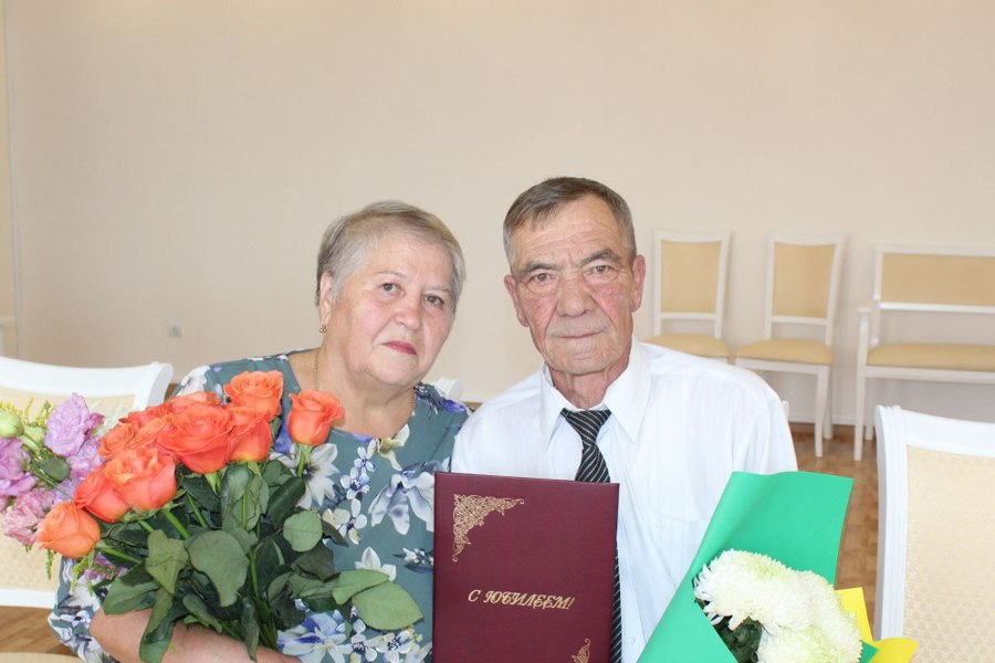 Николай Аркадьевич и Елена Дмитриевна Зефировы 27 июля 2023 года отметили золотой юбилей