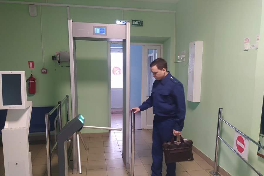 Прокуратурой Красночетайского района в ходе проверки выявлены нарушения требований пожарной безопасности в деятельности двух образовательных учреждений Красночетайского муниципального округа.