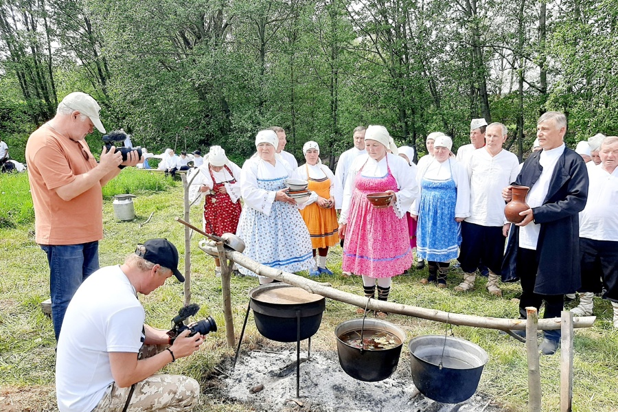 В Красночетайском округе прошли съемки фильма, посвящённого быту, традициям и обычаям чувашского народа