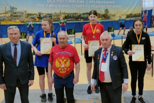 Команда Яльчикского муниципального округа - обладательница Кубка Чувашской Республики по гиревому спорту