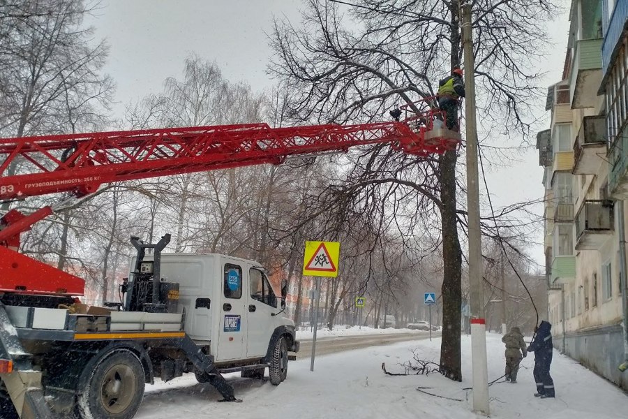 Специалисты АО «Горсвет» продолжают текущие работы на улицах города