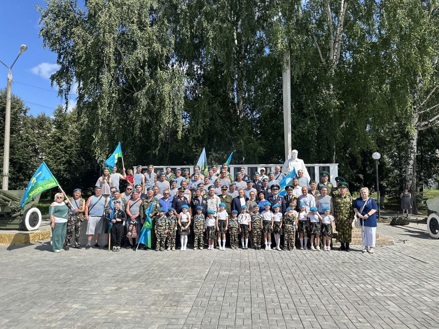 «Никто, кроме нас!»: 96 лет со дня образования Воздушно-десантных войск