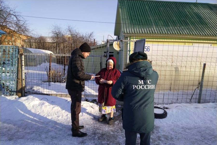 День профилактики пожаров проведен по улице Адмирала Ушакова