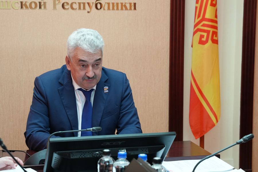 Леонид Черкесов обсудил с руководителями комитетов парламента план работы на ближайший месяц