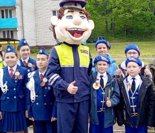 Юные инспектора движения показали мастерство вождения и спасательные навыки на турнире «Безопасное колесо»